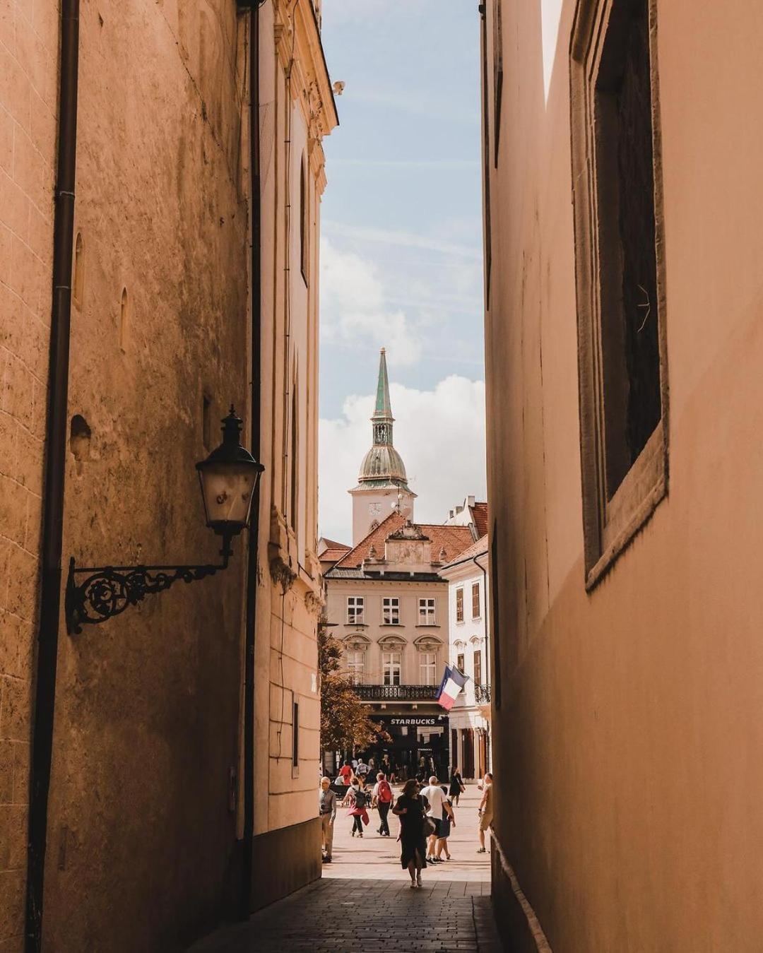 Extralarge Queen Room In The Heart Of Bratislava With Terrace Εξωτερικό φωτογραφία